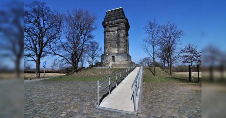 Башня Бисмарка в районе Рёкниц. Дрезден