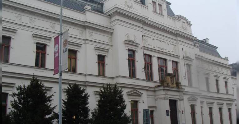 Академия Изобразительных Искусств