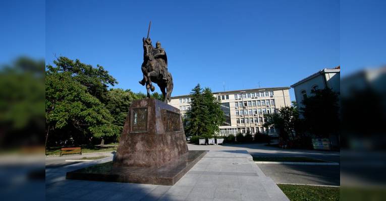 Памятник царю Калояну. Варна