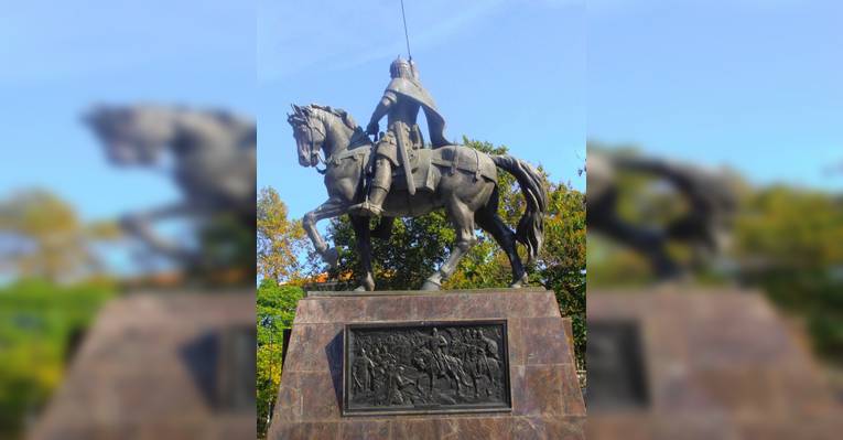 Памятник царю Калояну. Варна
