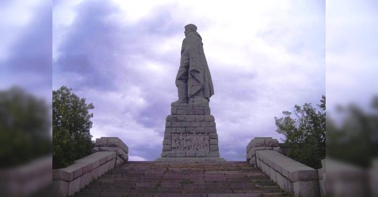 Памятник советскому воину-освободителю (Алёша). Пловдив