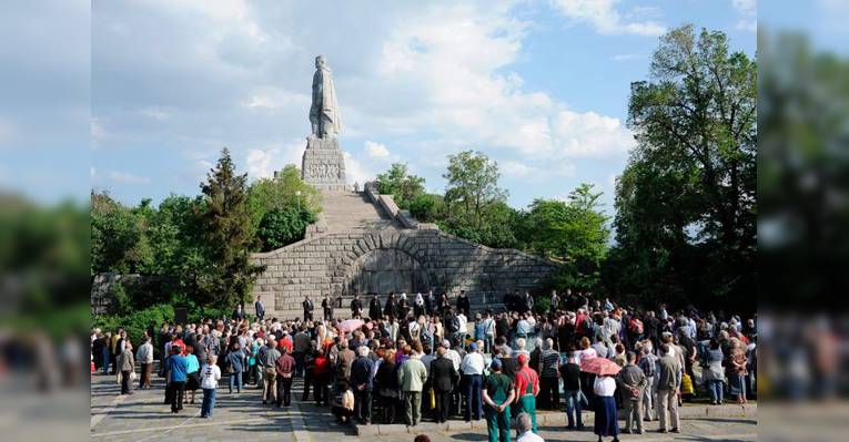 Памятник советскому воину-освободителю (Алёша). Пловдив