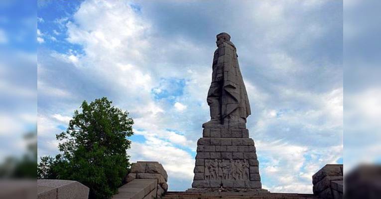 Памятник советскому воину-освободителю (Алёша). Пловдив
