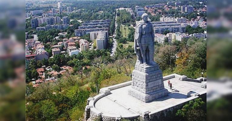 Памятник советскому воину-освободителю (Алёша). Пловдив