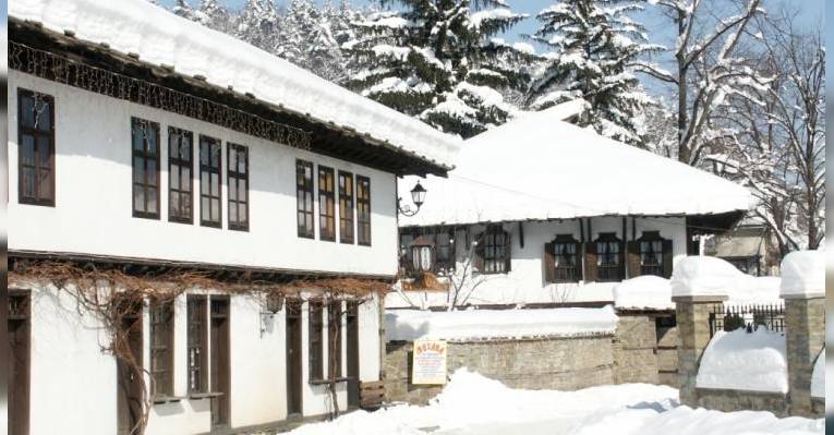 Старая школа и Дом Райковых. Трявна. Болгария