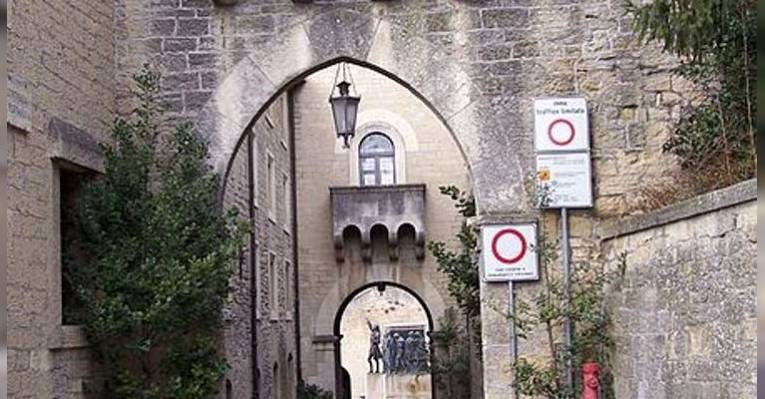 Ворота Сан-Франческо, или Ворота дель Локо. Сан-Марино