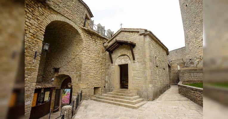 Часовня Святой Варвары. Крепость Гуаита. Сан-Марино