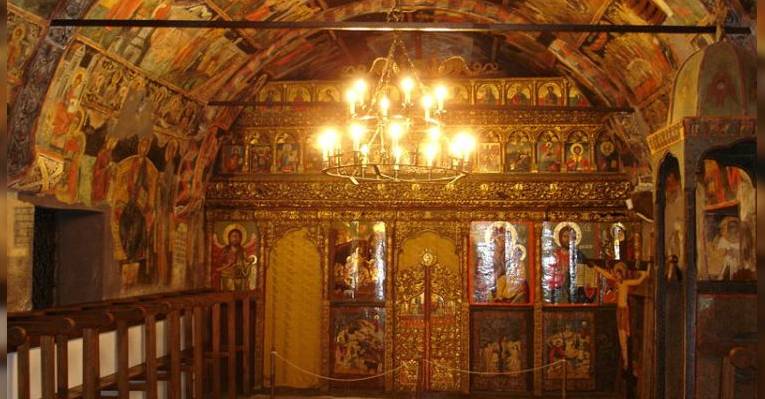 Церковь Рождества Христова в селе Арбанаси. Болгария