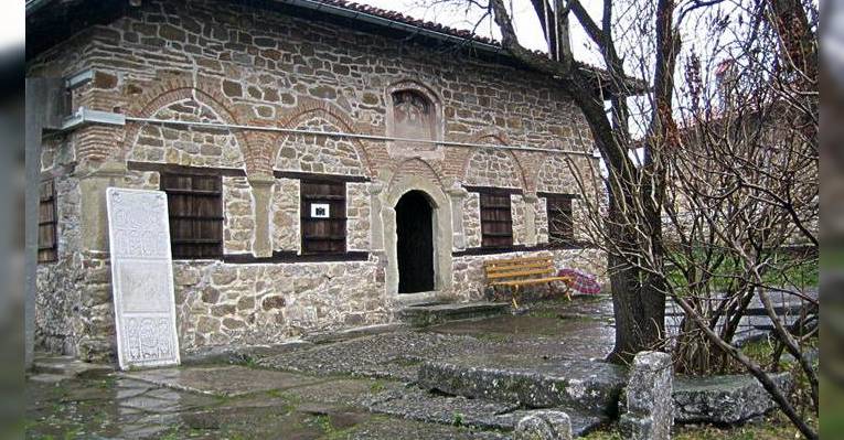 Церковь Рождества Христова в селе Арбанаси. Болгария