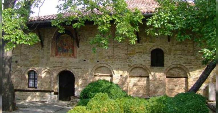 Церковь Рождества Христова в селе Арбанаси. Болгария