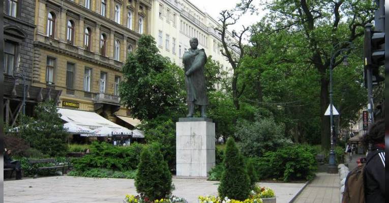Площадь Ференца Листа