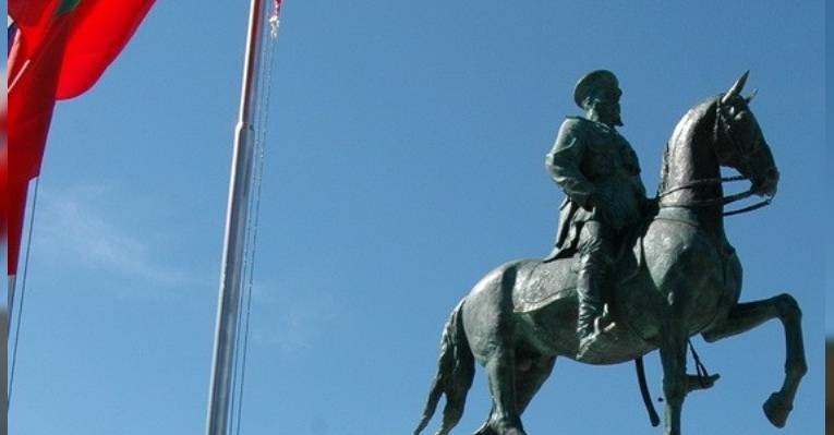 Памятник генералу Михаилу Дмитриевичу Скобелеву. Плевен. Болгария