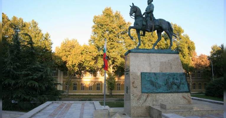 Памятник генералу Михаилу Дмитриевичу Скобелеву. Плевен. Болгария