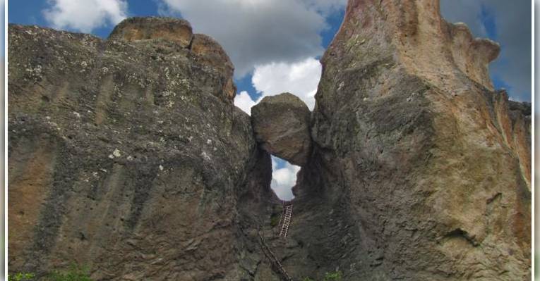 Скальный комплекс Караджов камень. Болгария