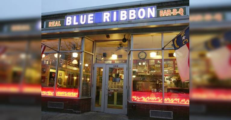 Изображение Blue Ribbon BBQ, Ньютон