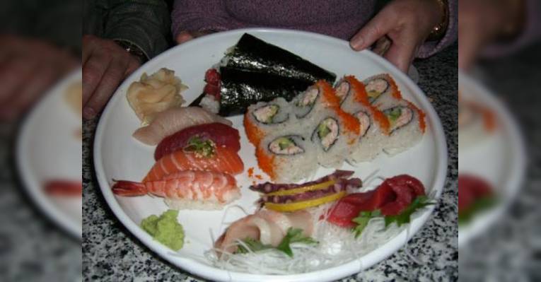 Снимок Sushi Den, Денвер