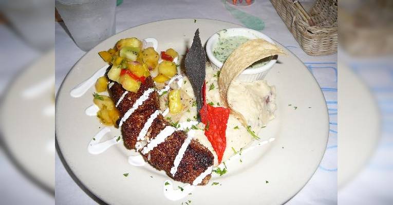Снимок Big Fish Grill, Рехобут-Бич