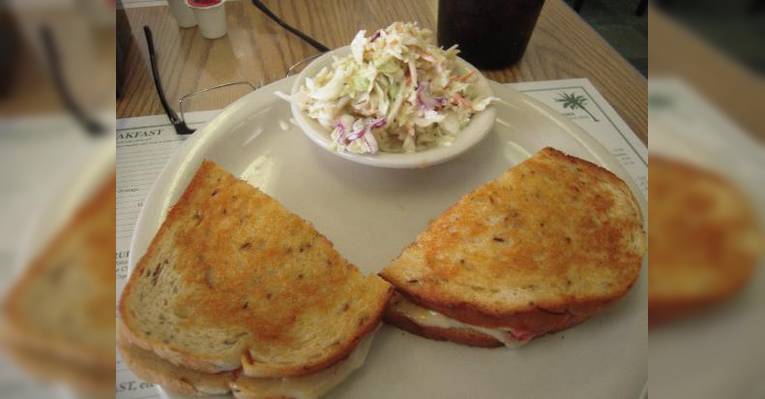 Снимок Green's Luncheonette, Палм-Бич