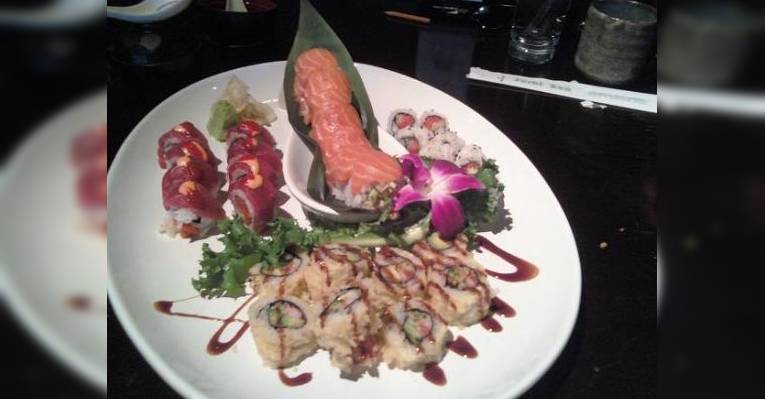 Снимок Miki Japanese Cuisine and Sushi Bar, Анн-Арбор