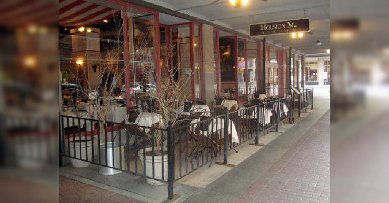 Снимок Houston Street Bistro, Сан-Антонио