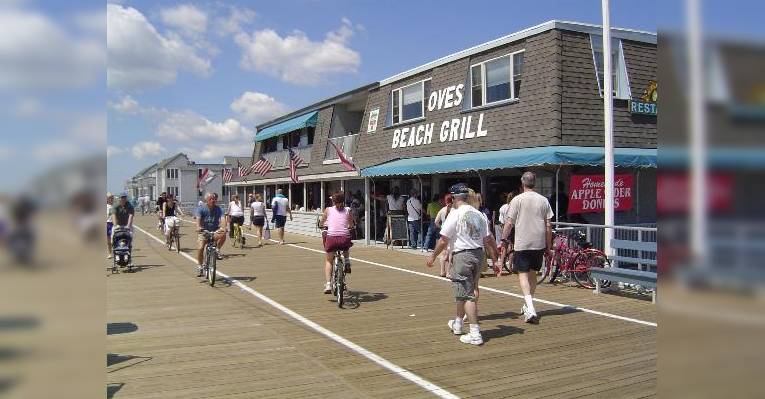 Снимок Oves Beach Grill, Оушен-Сити