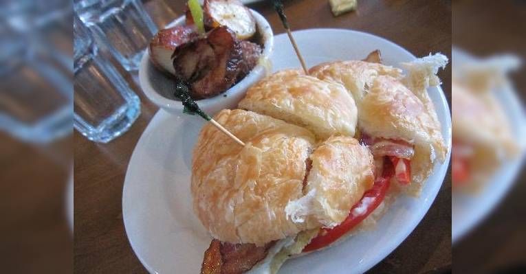 Снимок Over Easy Breakfest Cafe, Эшвилл