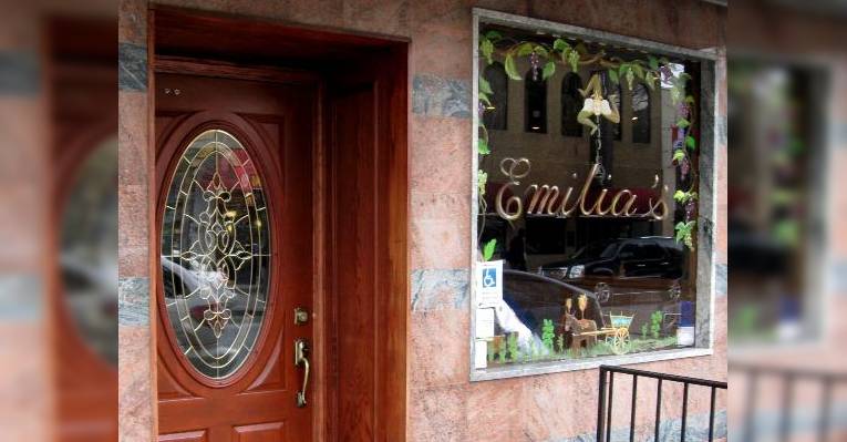 Снимок Emilia's Restaurant, Бронкс