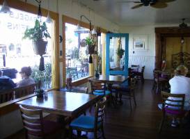Honeymoon Cafe