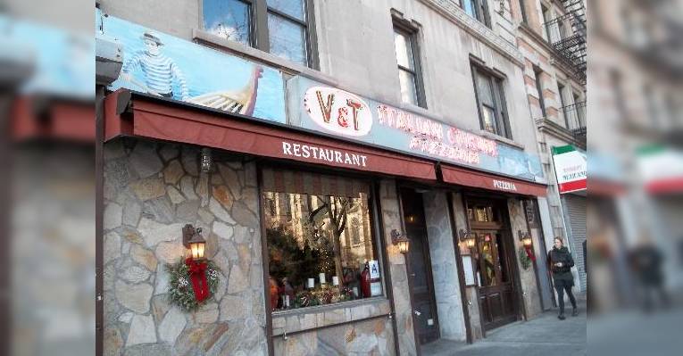Снимок V & T Pizzeria, Нью-Йорк