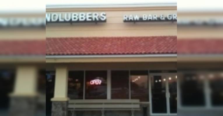 Снимок Landlubber's Raw Bar & Grill, Форт-Лодердейл