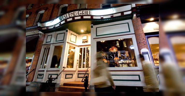 Снимок West End Grill, Анн-Арбор