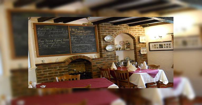 Снимок Restaurant at The Piddle Inn, Piddletrenthide