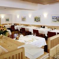 La Riva, Restaurant