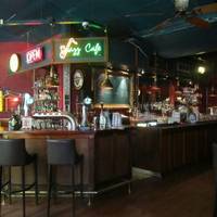 Gloria Bar & House