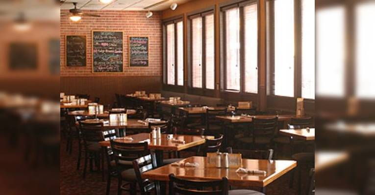 Снимок University Roadhouse, Kalamazoo