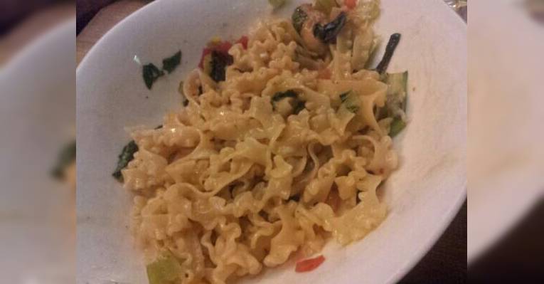Пикантное вкусное блюдо. Называется Tacchino Piccante. С сочными и золотистыми кусочками куриной