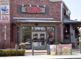 UNO Chicago Grill