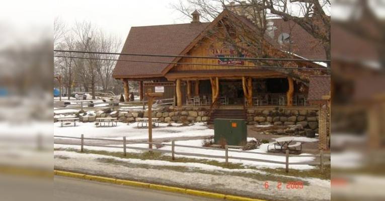 Снимок River Walk Pub, Висконсин-Деллз