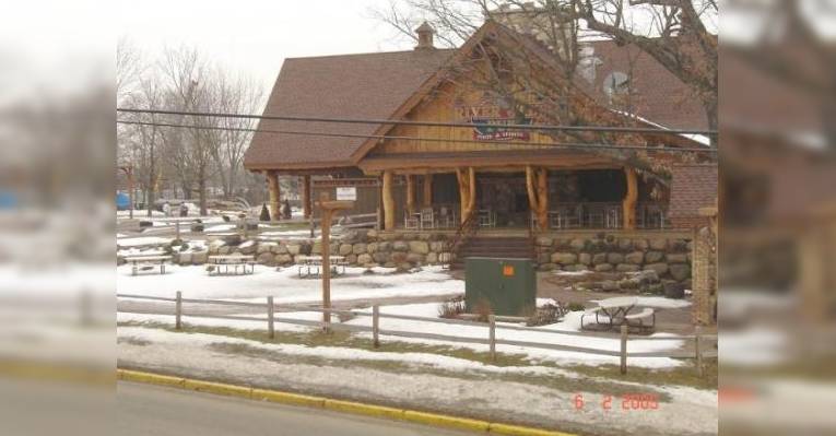 Снимок River Walk Pub, Висконсин-Деллз