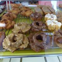 Dolly's Donuts