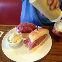 Benjies Restaurant-Deli & Bkry
