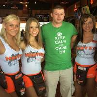 Hooters