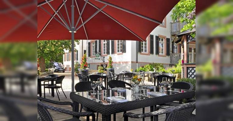 Снимок Hotel Herrenhaus von Low, Бад-Наухайм