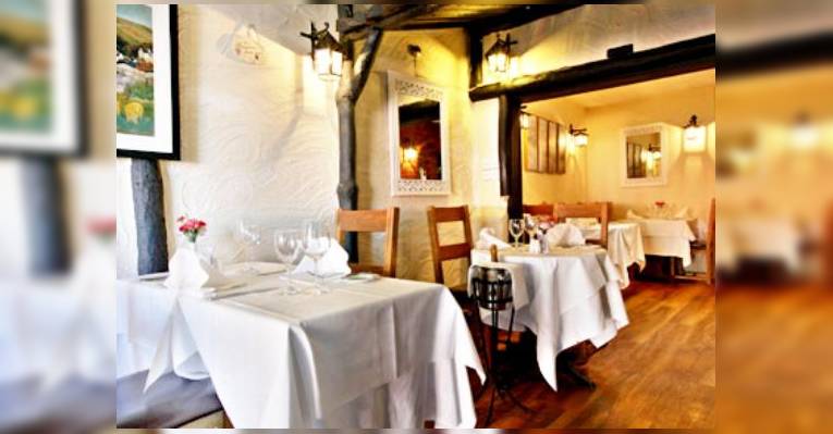 Снимок Chez Jerome Restaurant, Dunstable