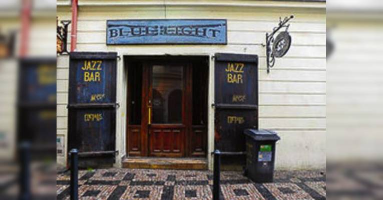 Снимок Blue Light bar, Прага