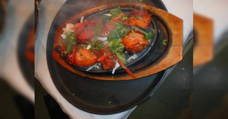 Снимок Tandoor & Curry Hut, Labrador