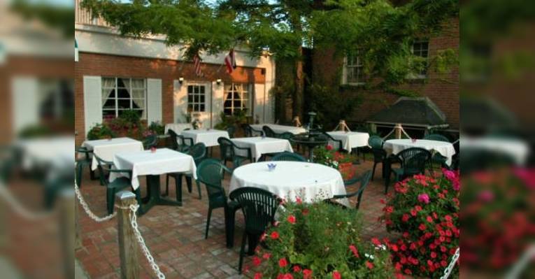 Снимок Courtside Thai Cuisine, Фэрфакс