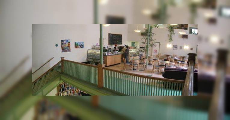 Снимок Autumn Leaves Cafe, Итака