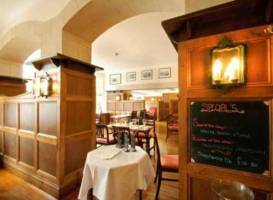 Monty's Inn