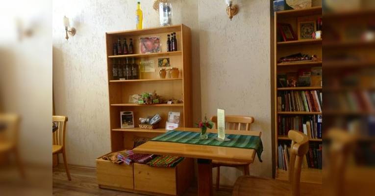 Снимок St. John Cafe Shop, Сельчук
